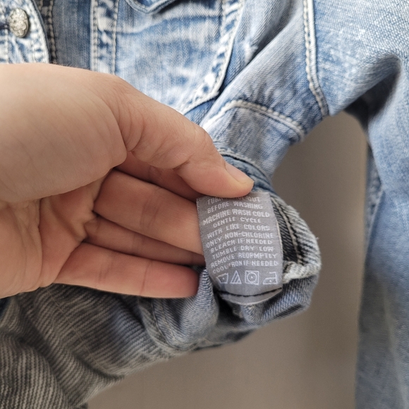 VANITY Jean Jacket Light Washed Distressed Pockets Button Up size Large - Picture 12 of 12